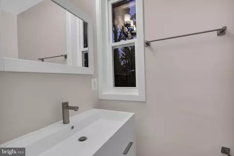 1621 V St SE, Washington, DC 20020 photo 16