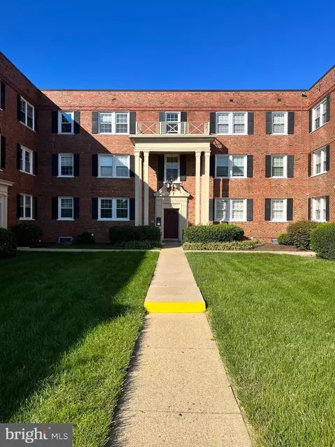 2109 Fort Davis St SE #101, Washington, DC 20020
