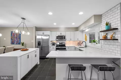 2317 37th St NW, Washington, DC 20007 photo 8