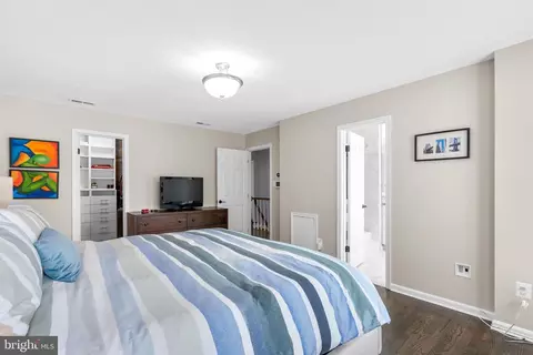2317 37th St NW, Washington, DC 20007 photo 14