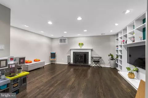2317 37th St NW, Washington, DC 20007 photo 21