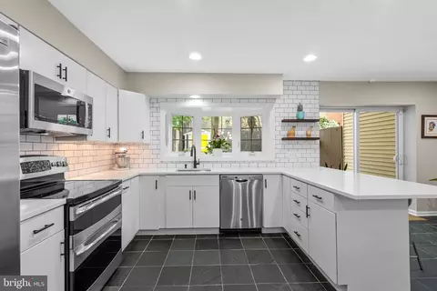 2317 37th St NW, Washington, DC 20007 photo 9