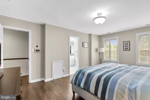 2317 37th St NW, Washington, DC 20007 photo 13