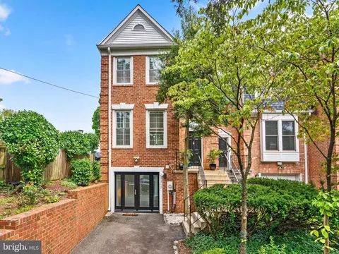 2317 37th St NW, Washington, DC 20007