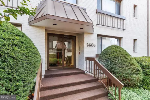 2606 Tunlaw Rd NW #6, Washington, DC 20007