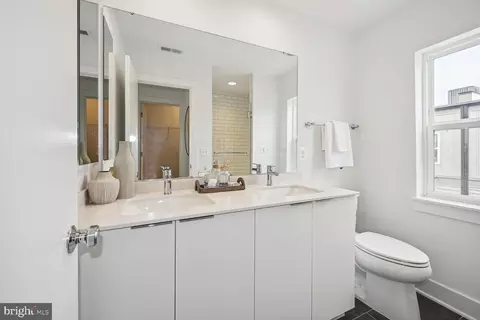 313 Riggs Rd NE #BARNETT 83, Washington, DC 20011 photo 2