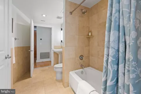2301 Champlain St NW #101, Washington, DC 20009 photo 21
