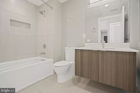 911 2nd St NE #305, Washington, DC 20002 photo 14