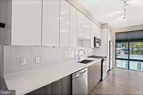 911 2nd St NE #305, Washington, DC 20002 photo 5