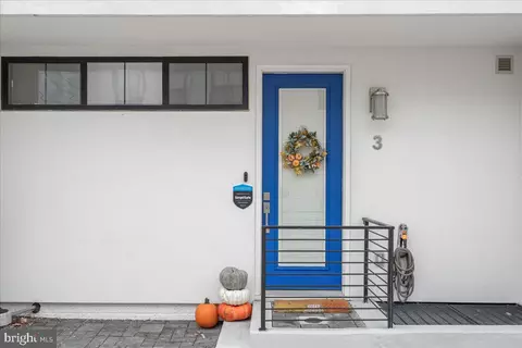 3 Bruce Robey Ct NE, Washington, DC 20002 photo 1