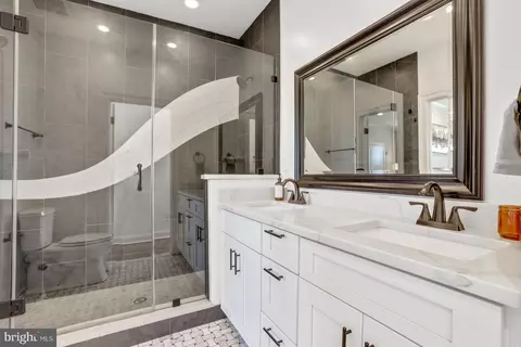 1215 Oates St NE, Washington, DC 20002 photo 32