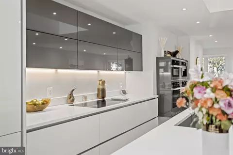 3722 R St NW, Washington, DC 20007 photo 9