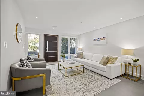 3722 R St NW, Washington, DC 20007 photo 4