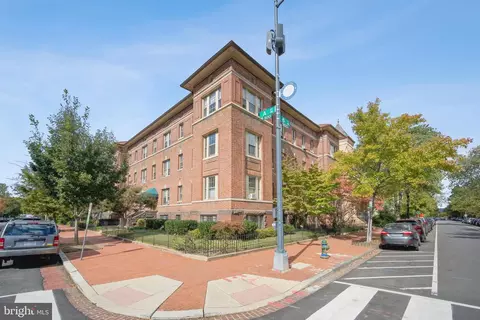 516 A St NE #B1, Washington, DC 20002 photo 2