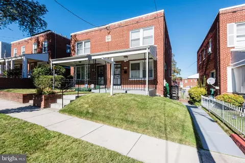 5227 Chillum Pl NE, Washington, DC 20011
