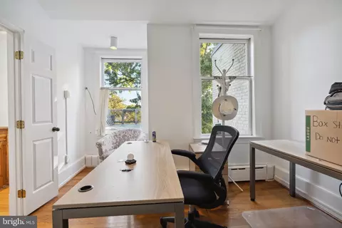 214 4th St SE, Washington, DC 20003 photo 37