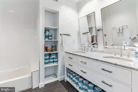 214 4th St SE, Washington, DC 20003 photo 29