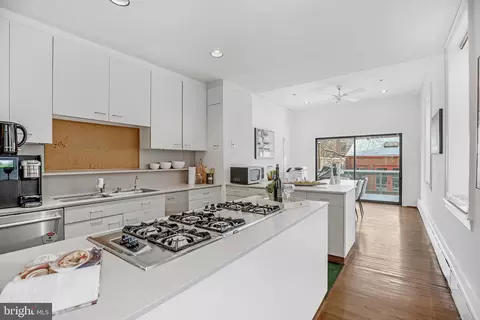 214 4th St SE, Washington, DC 20003 photo 8