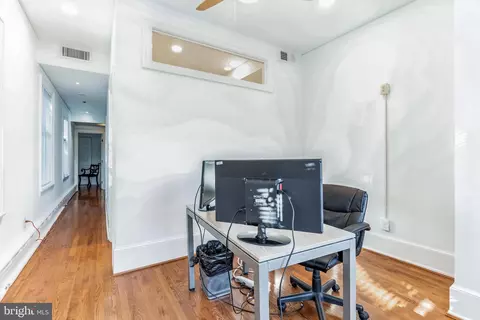 214 4th St SE, Washington, DC 20003 photo 25
