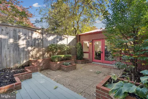 214 4th St SE, Washington, DC 20003 photo 47
