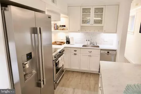 214 4th St SE, Washington, DC 20003 photo 54