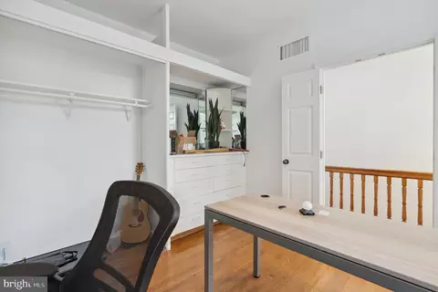 214 4th St SE, Washington, DC 20003 photo 38