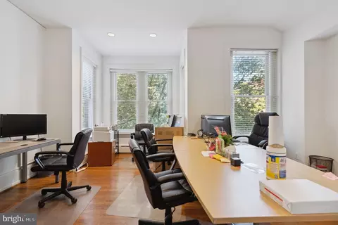 214 4th St SE, Washington, DC 20003 photo 32