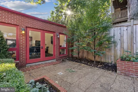 214 4th St SE, Washington, DC 20003 photo 48