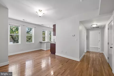 2 17th St SE #201, Washington, DC 20003