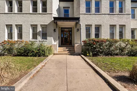 2 17th St SE #201, Washington, DC 20003 photo 3