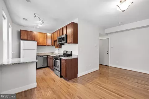 2 17th St SE #201, Washington, DC 20003 photo 9