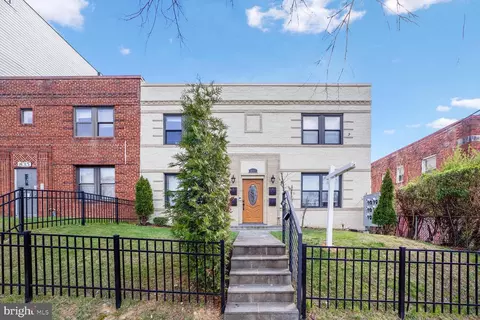 833 19th St NE #3, Washington, DC 20002