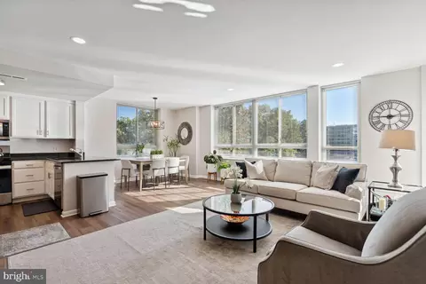 355 I St SW #S-402, Washington, DC 20024