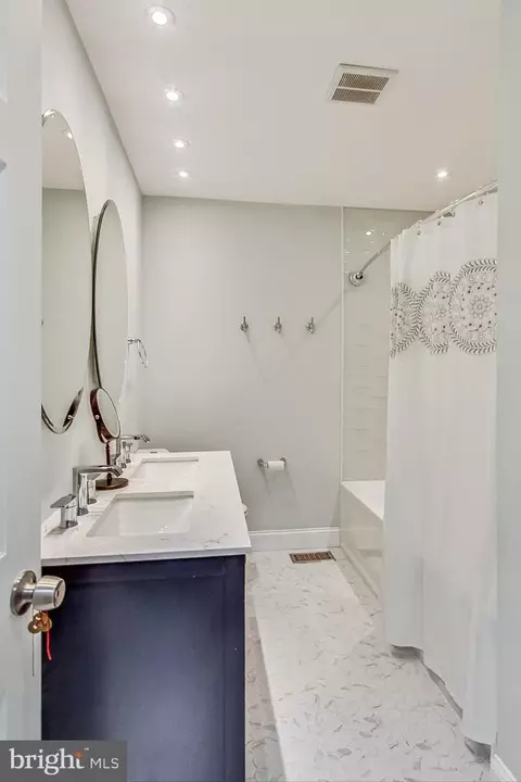 416 SE 4th St SE, Washington, DC 20003 photo 33