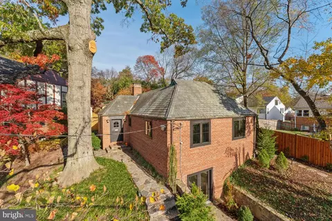 5543 29th St NW, Washington, DC 20015