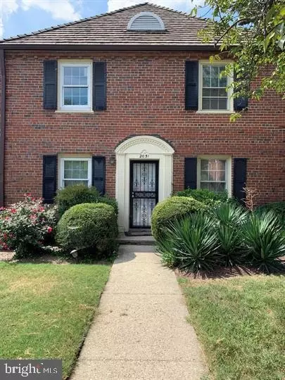 2051 38th St SE, Washington, DC 20020