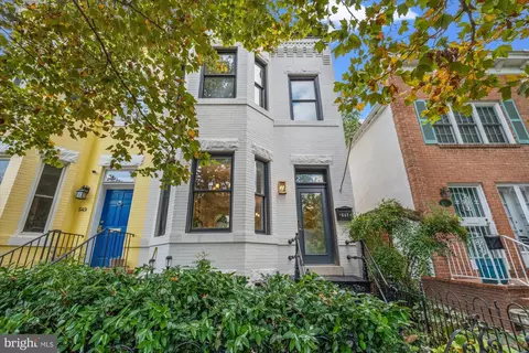 547 4th St SE, Washington, DC 20003