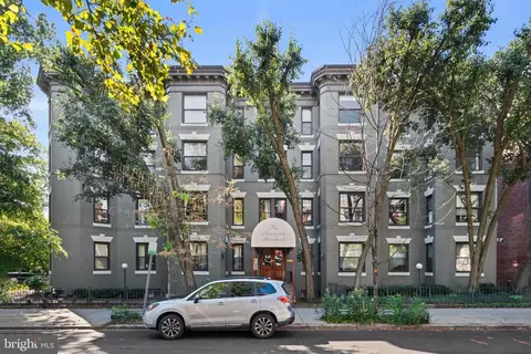 1900 S Street St NW #401, Washington, DC 20009