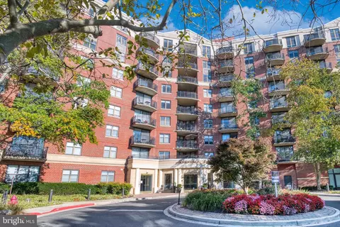 3401 38th St NW #220, Washington, DC 20016