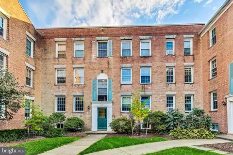 2716 Ordway St NW #4, Washington, DC 20008