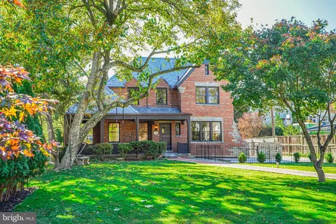 3608 Rittenhouse St NW, Washington, DC 20015