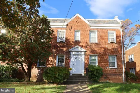 2304 40th St NW, Washington, DC 20007