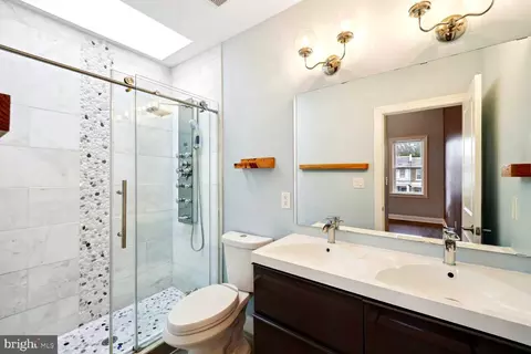 226 S S St NE, Washington, DC 20002 photo 13