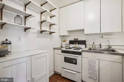 2939 Van Ness St NW #1040, Washington, DC 20008 photo 10