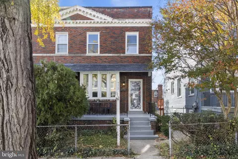 712 Tewkesbury Pl NW, Washington, DC 20012