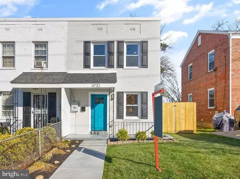 4732 B St SE, Washington, DC 20019