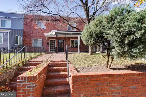 222 33rd St NE, Washington, DC 20019