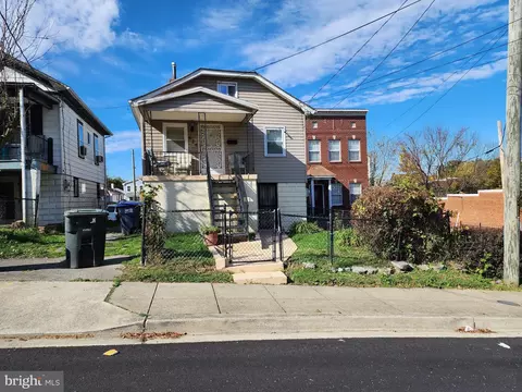 624 50th St NE, Washington, DC 20019