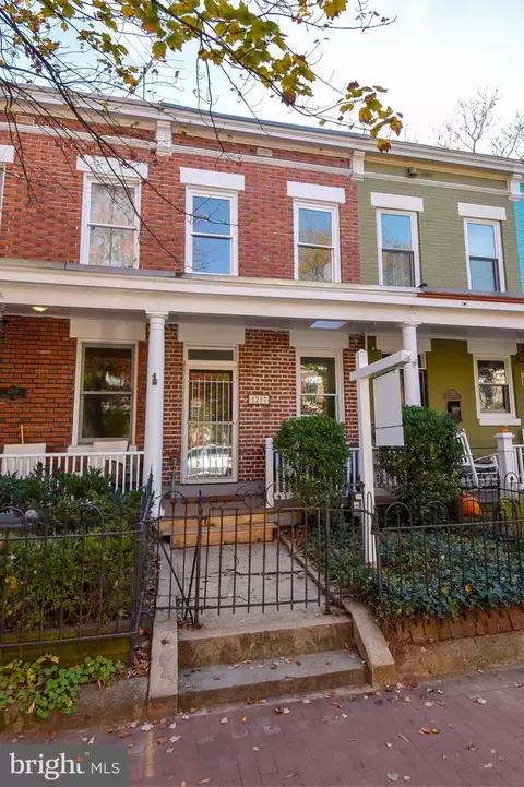 1217 Walter St SE, Washington, DC 20003 photo 2