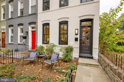 209 14th St NE, Washington, DC 20002 photo 3